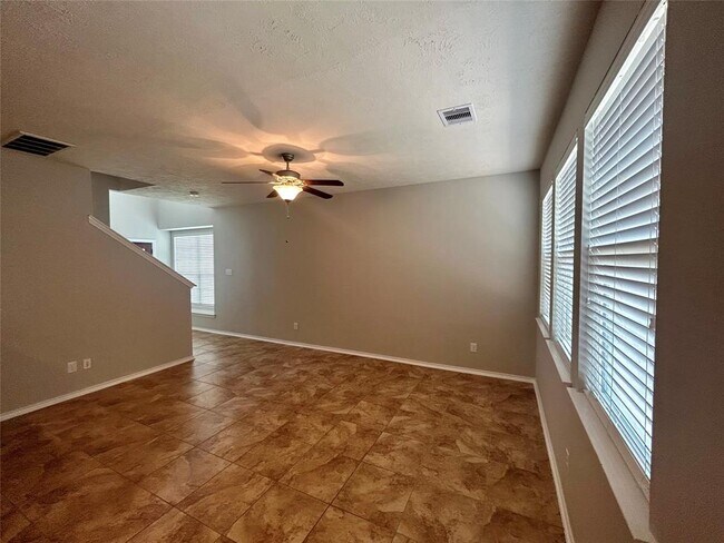 Building Photo - 18 Whitekirk Pl