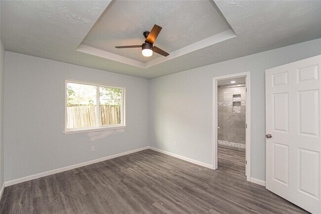 Building Photo - 15822 Bazelbriar Ln