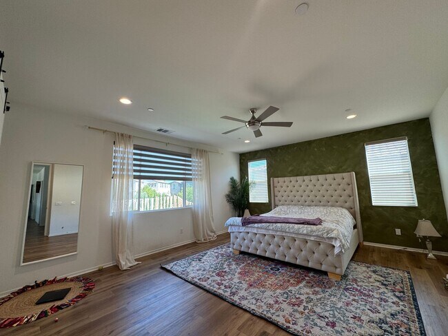Building Photo - Beautiful 4 Bedroom House with office AND ...