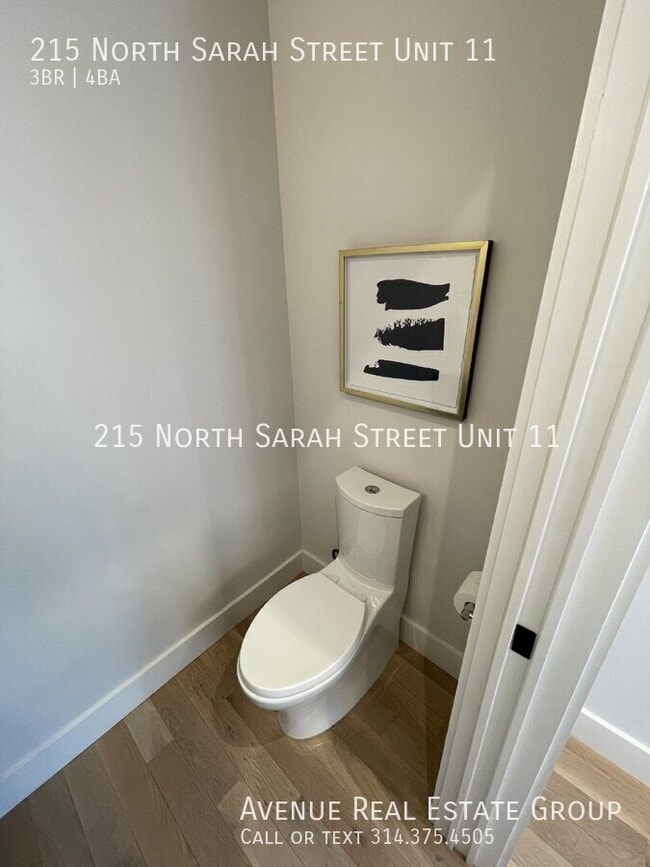 Building Photo - 215 N Sarah St