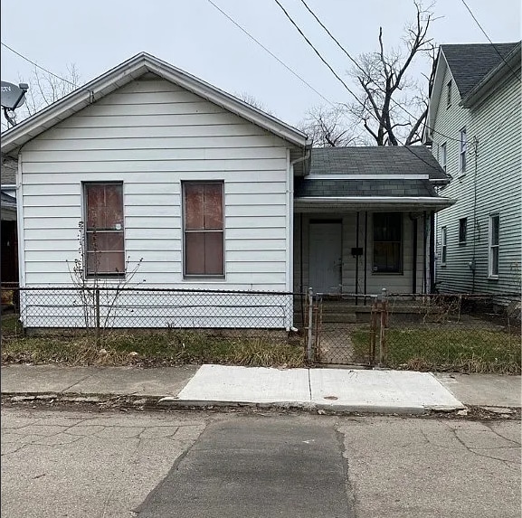 Building Photo - 526 Corwin St