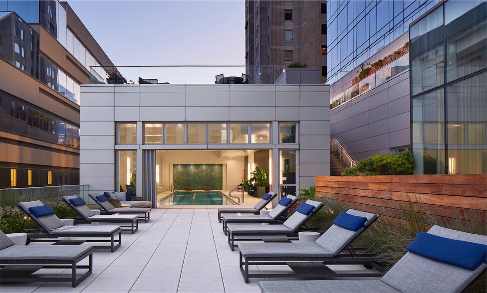 Building Photo - 101 W Wacker Dr