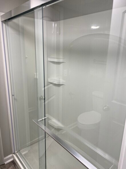 Bathroom Shower - 1085 Merrimar Cir N