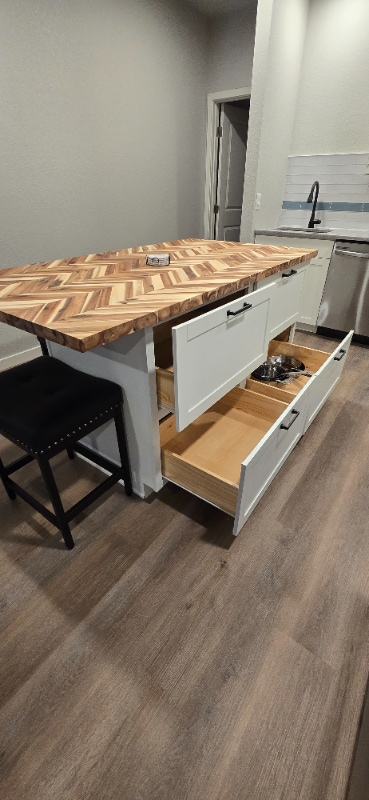 Building Photo - 618 Apex Trail