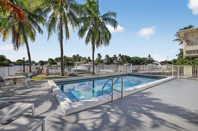 Building Photo - 1821 Middle River Dr