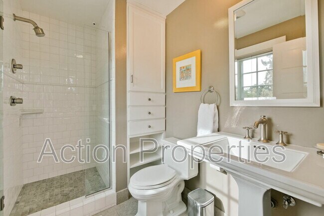 Building Photo - 714 Greer Rd