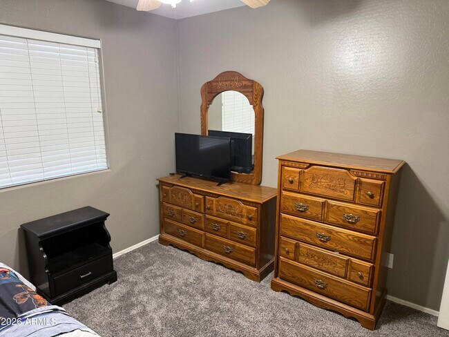 Building Photo - 5943 S 248th Dr