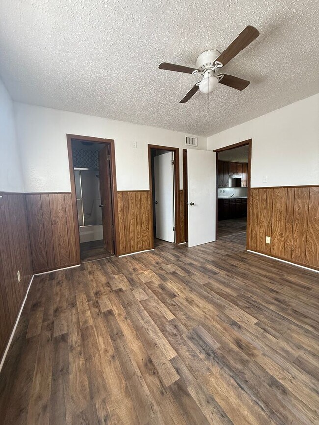 Building Photo - Bundrant Apartments