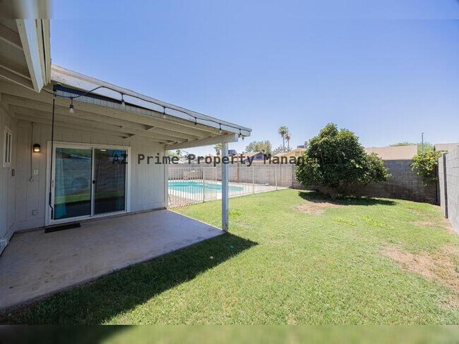 Building Photo - 3715 E Sweetwater Ave