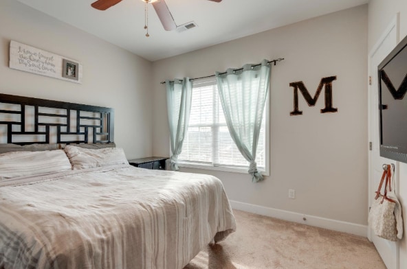 Building Photo - 2043 Pinecrest Dr