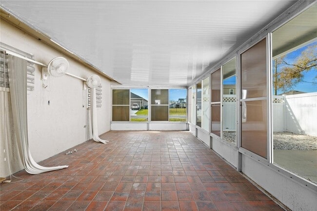 Building Photo - 2814 20th Ave Dr W