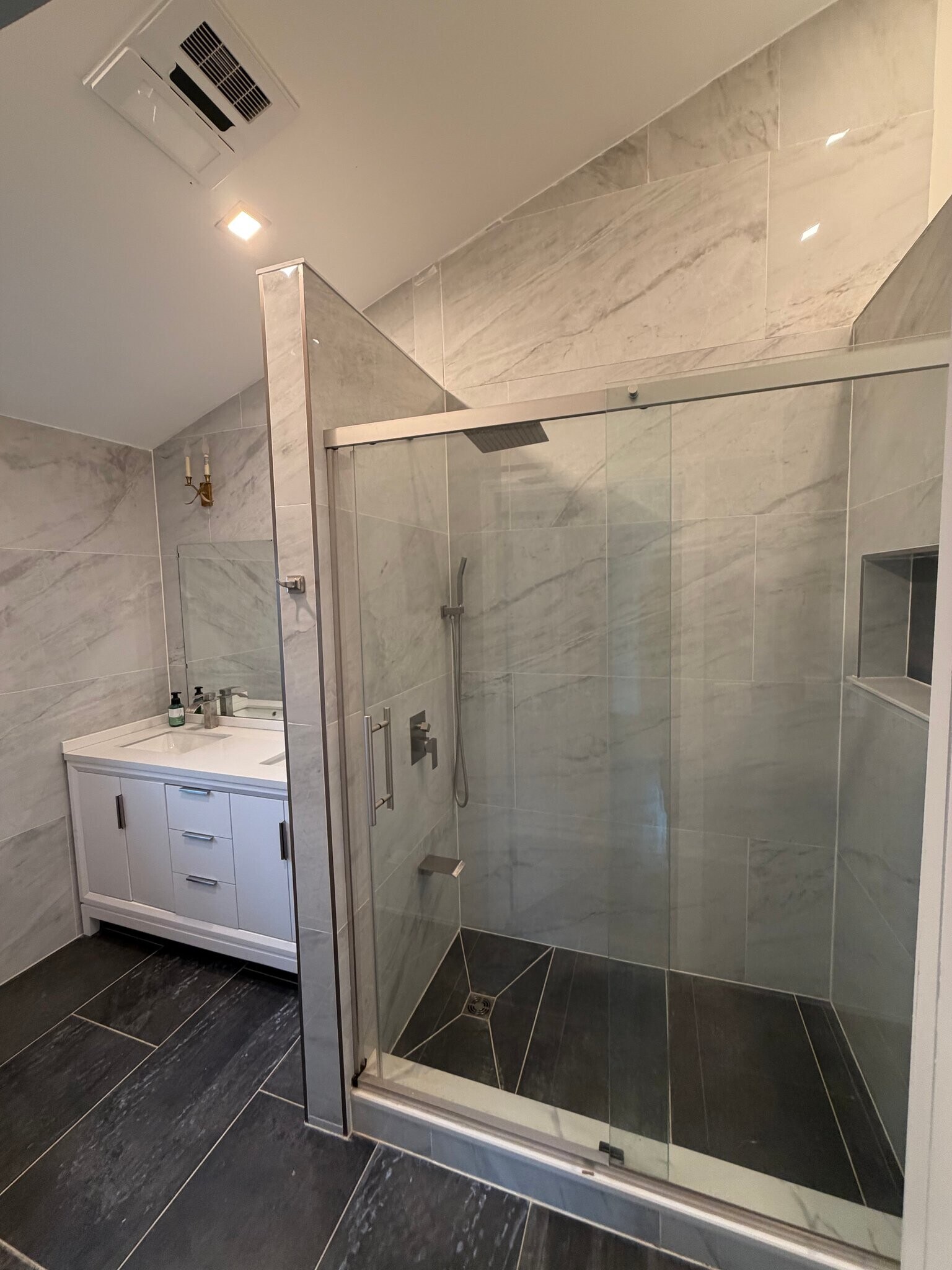 Building Photo - 39 Jackson St