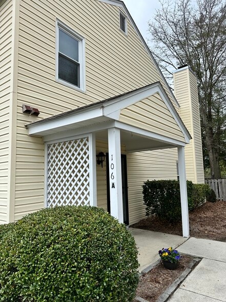 106 A - 106 Lullwater Dr