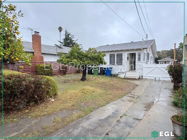 Building Photo - 2937 8th Ave