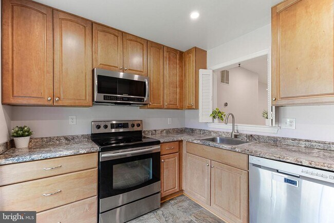 Building Photo - 7907 Pebble Brook Ct