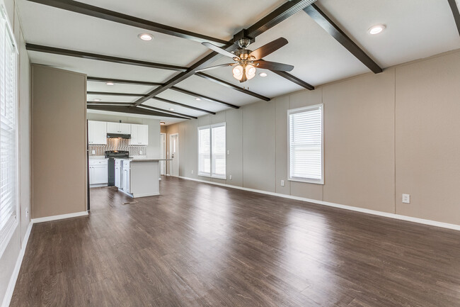 Building Photo - 7151 Woodlake Pkwy