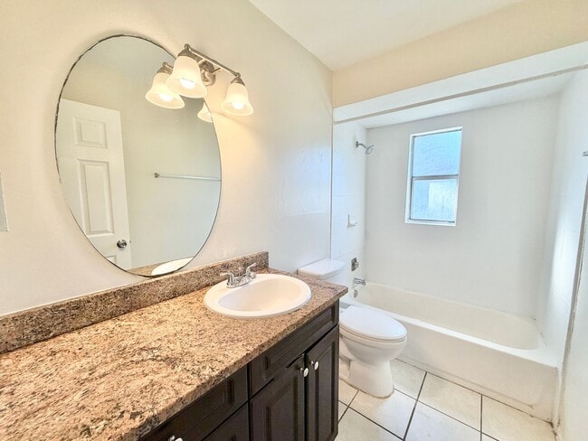 Building Photo - ** BONITA SPRINGS ** 2 BED / 1 BATH - WEST...