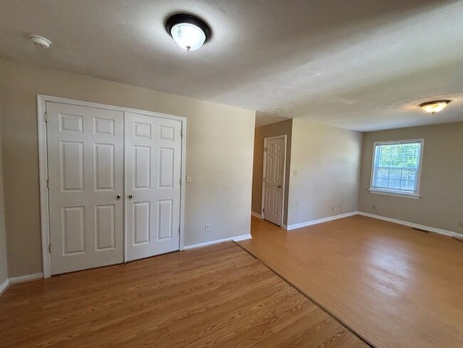 Building Photo - POC817#-LM