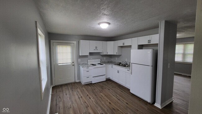 Building Photo - 16014 E 186th St