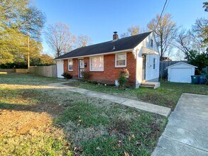 Building Photo - 2 bed, 1 bathroom house near Christian Brothers University in Midtown Memphis