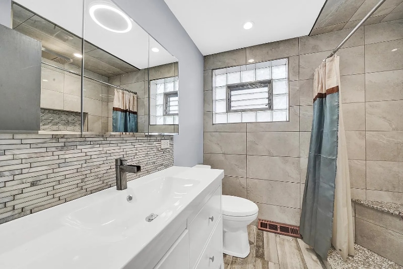 Building Photo - 5424 S New England Ave