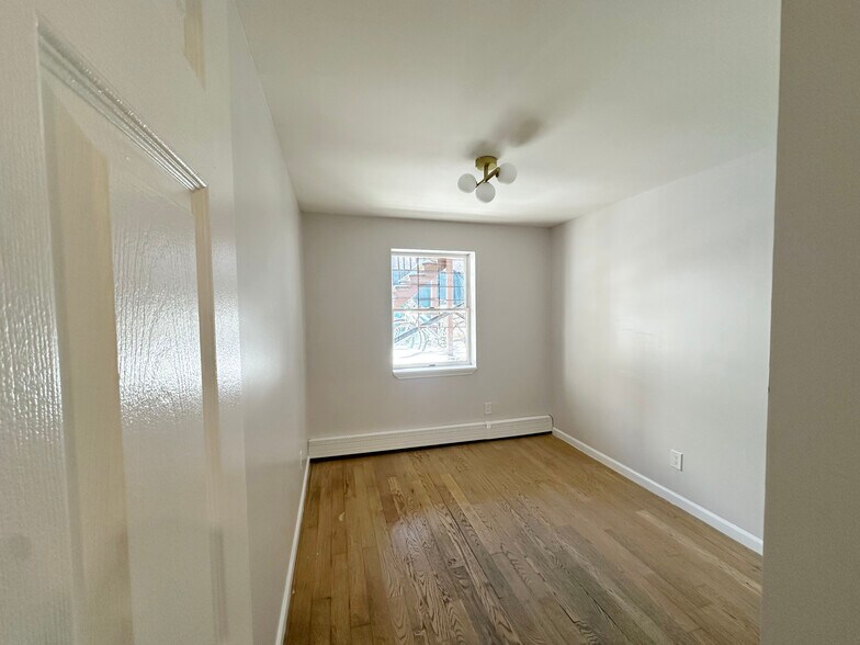 Building Photo - 16 Delaware Ave