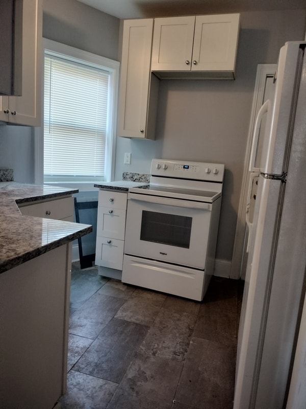 Building Photo - 7408 S Eberhart Ave