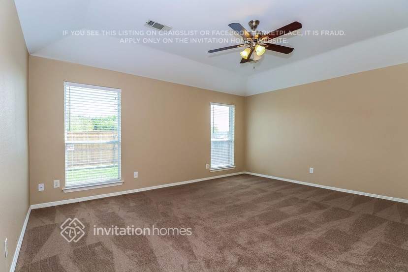 Building Photo - 4808 Bluebird Ln