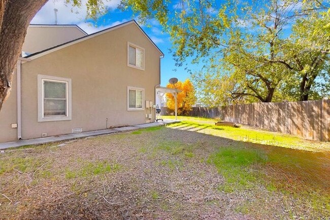 Building Photo - Charming 3 Bedroom Home in Quiet Orchard Mesa Cul-de-Sac