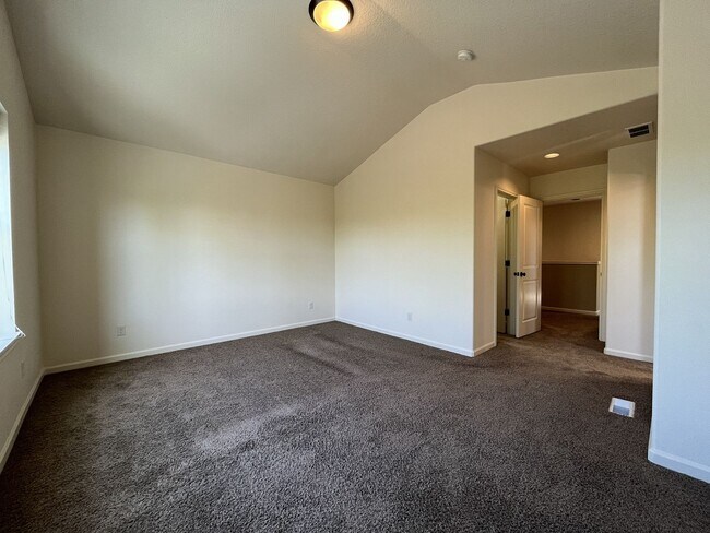 Building Photo - 3BD/3BA Bethany Home with Vaulted Ceilings, Stainless Appliances & Gas Fireplace