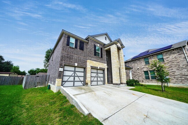 Building Photo - Beautiful 3-Bedroom Home with Flex Space i...