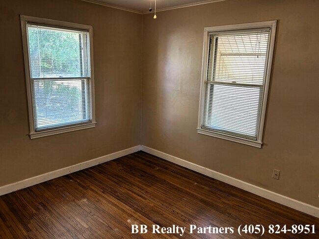 Building Photo - 431 S Pittsburg Ave