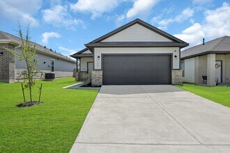 Building Photo - 25395 Northpark Lake Dr