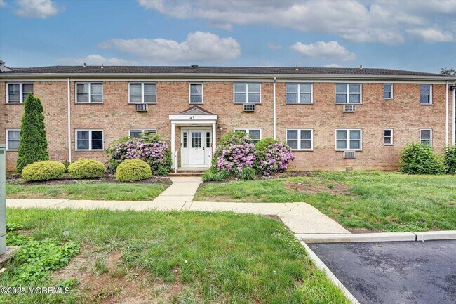 Building Photo - 43 Manchester Ct
