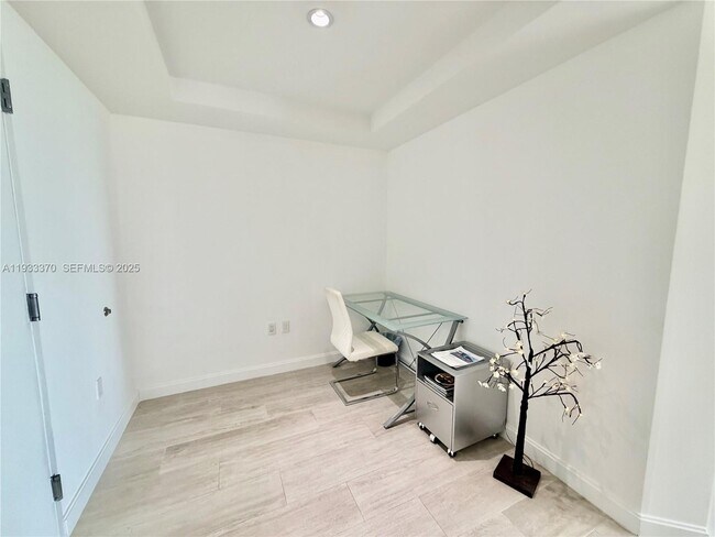 Building Photo - 45 SW 9th St