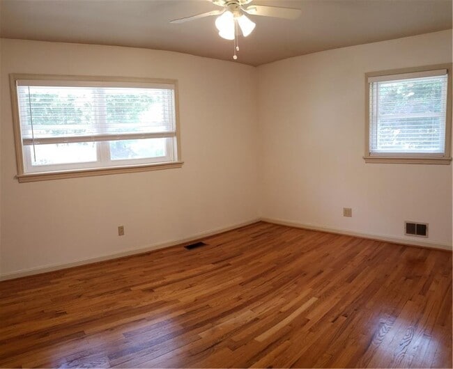 Building Photo - 3662 Rock Springs Dr