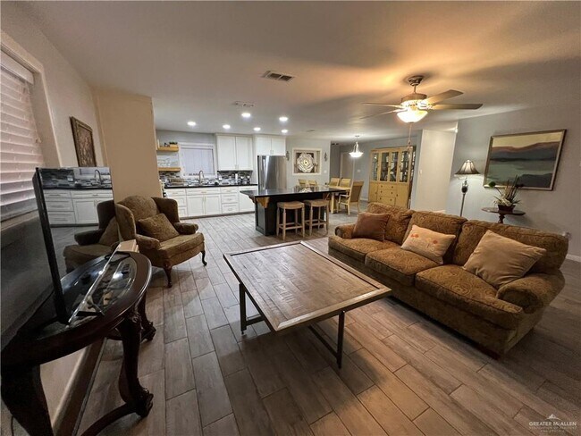 Building Photo - 23 S 24th St