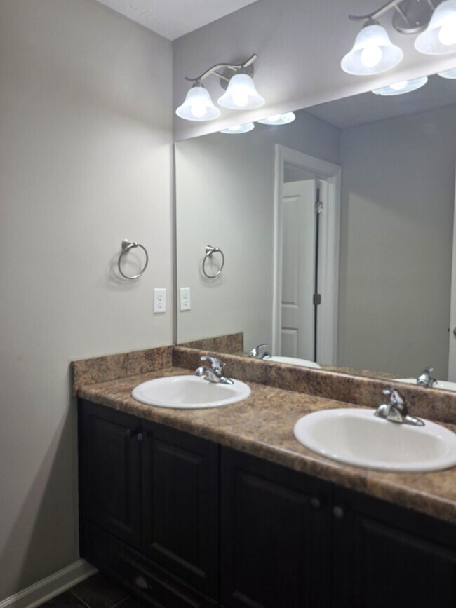 Building Photo - 840 Williford Run Dr