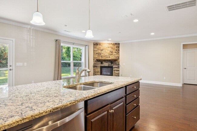 Building Photo - Sparkling clean 4 bedroom home in Spring H...