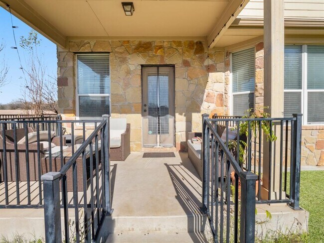 Building Photo - 4378 Green Tree Dr