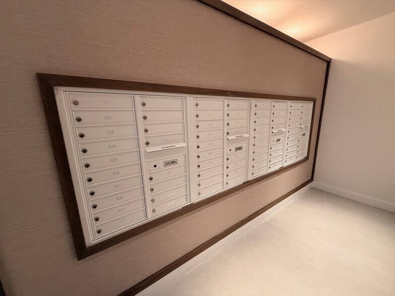 Building Photo - 198 Gardner St