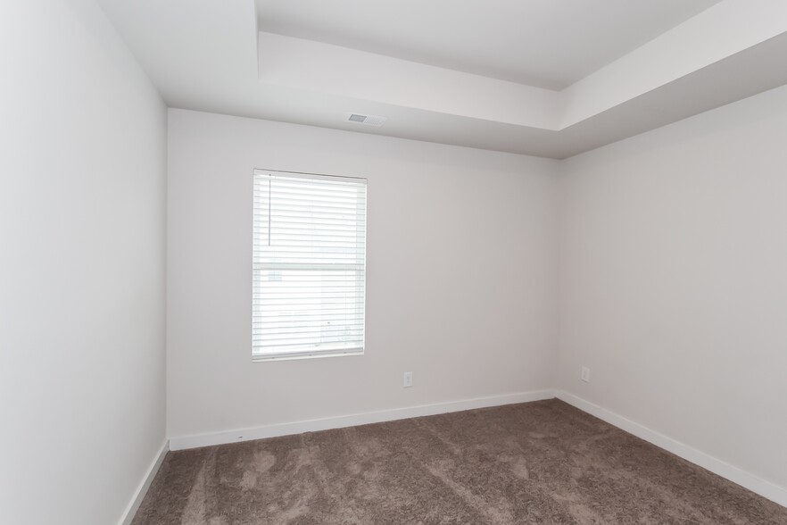 Building Photo - 504 The Heights Ln