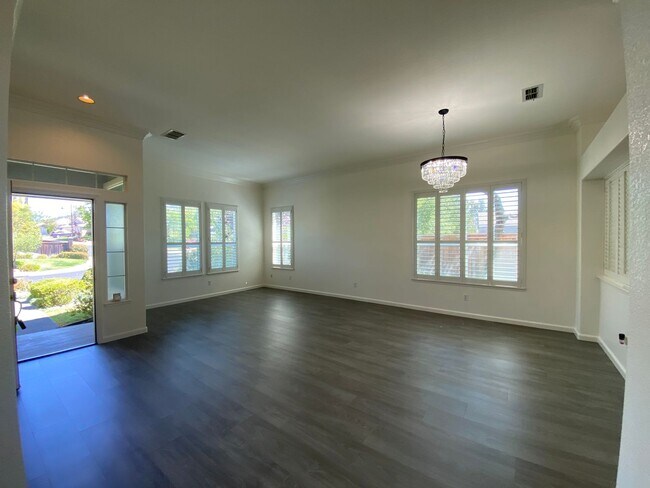 Building Photo - Castlerock Gated Community off Hilborn! Be...
