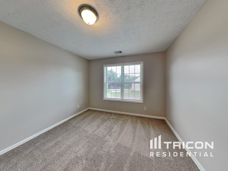 Building Photo - 3362 Kittery Dr SW