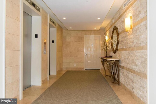 Building Photo - 8350 Greensboro Dr