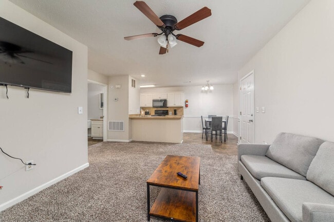 Building Photo - 224 N Oakley Dr