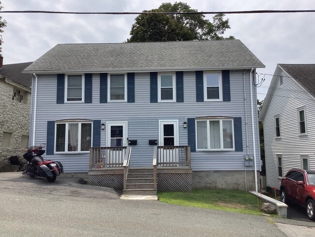 Primary Photo - 10 Moulton Ct