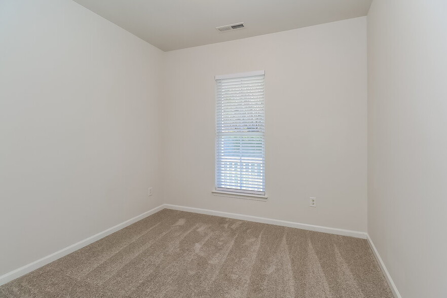 Building Photo - 7400 Gilead Rd