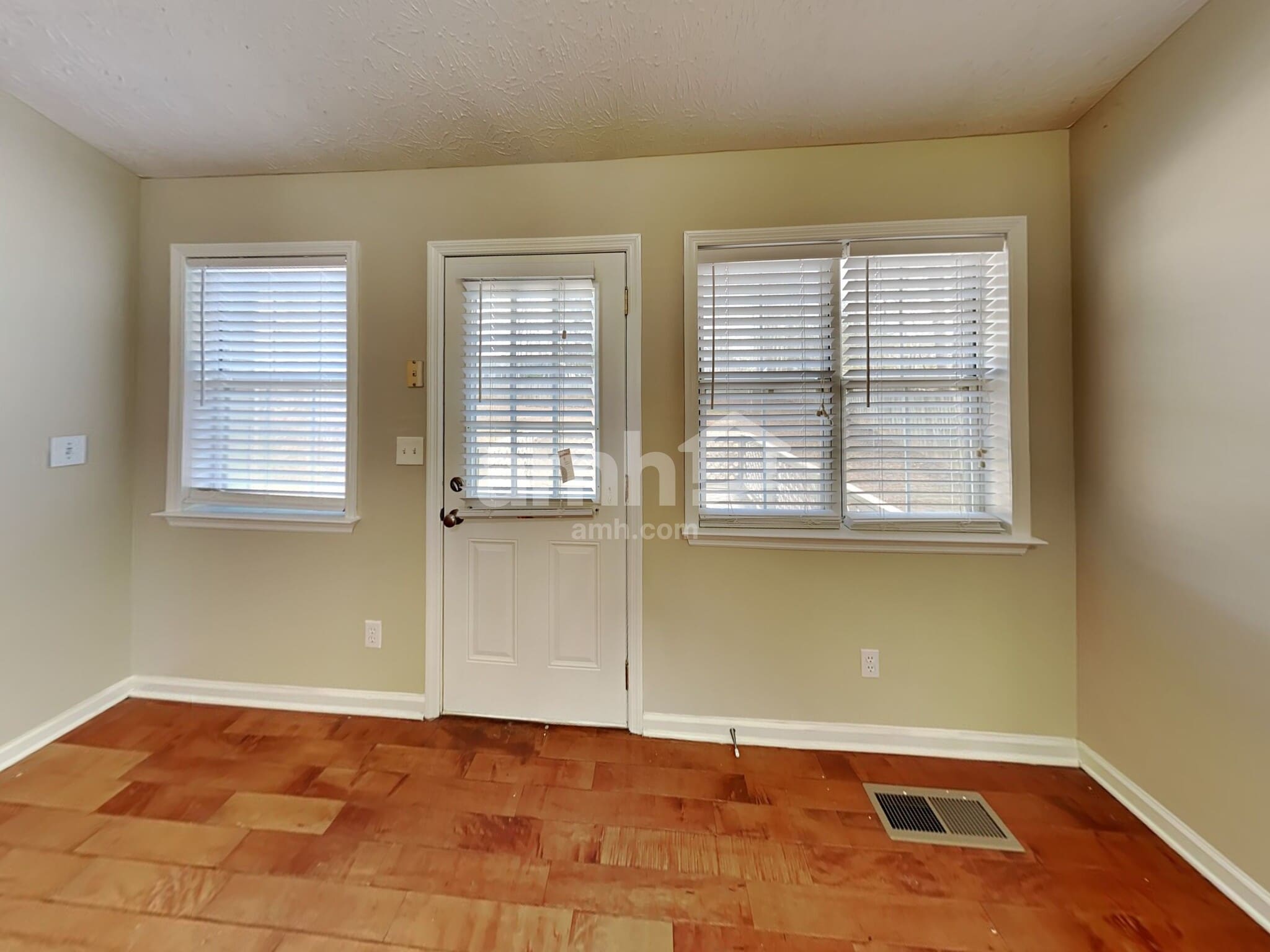 Building Photo - 508 Silver Maple Ln