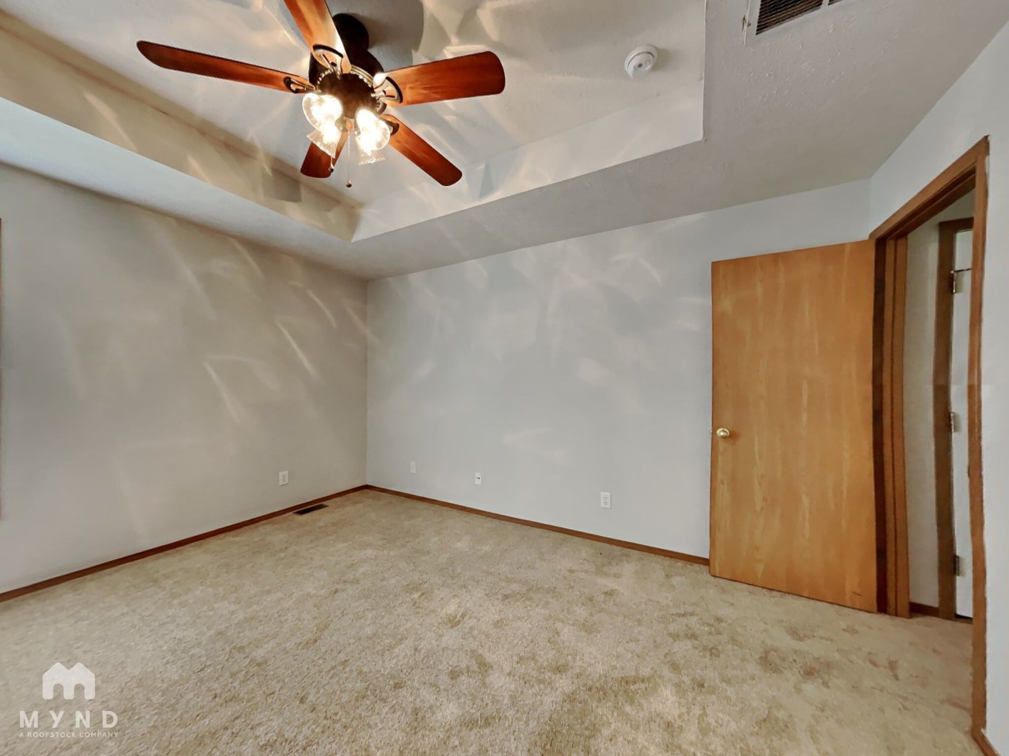Building Photo - 528 N Claremont Pl